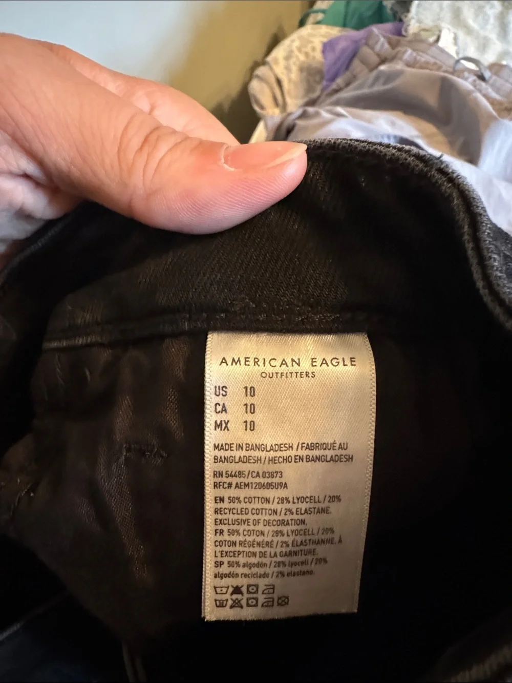 American Eagle Outfitters High-Rise Mom Shorts - Picture 5 of 5